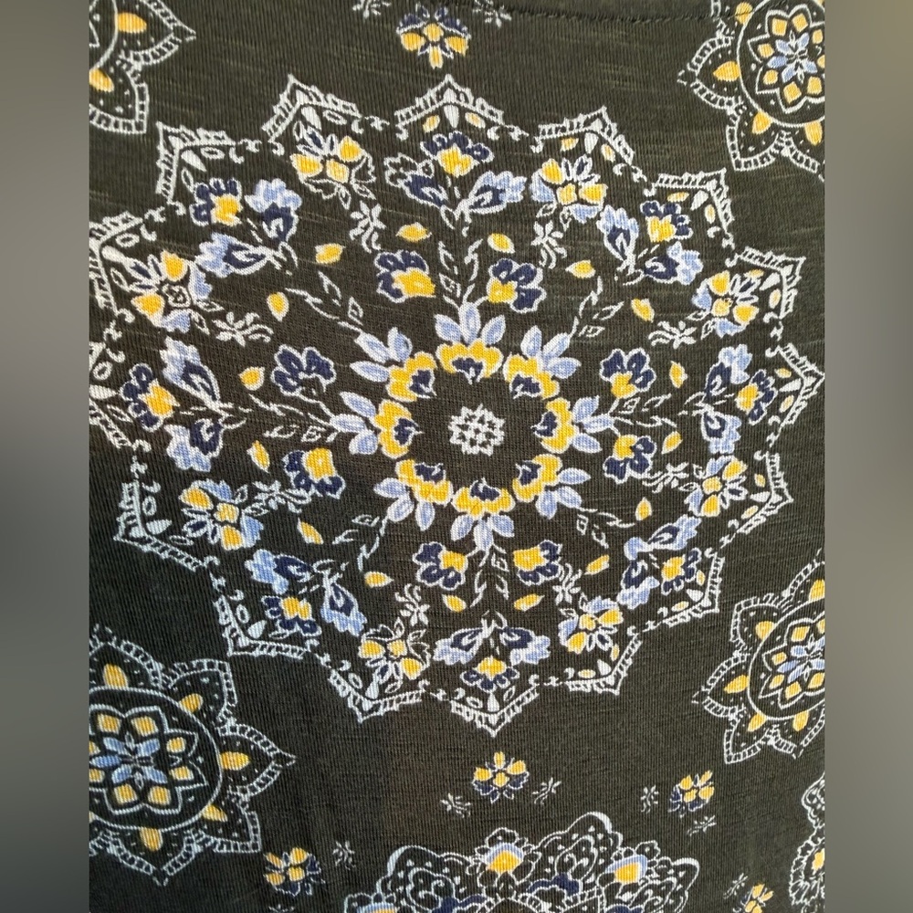 Torrid Olive Green Supersoft Mandala Babydoll Top - Torrid Size 3 (22-24, 3X) - Picture 11 of 16